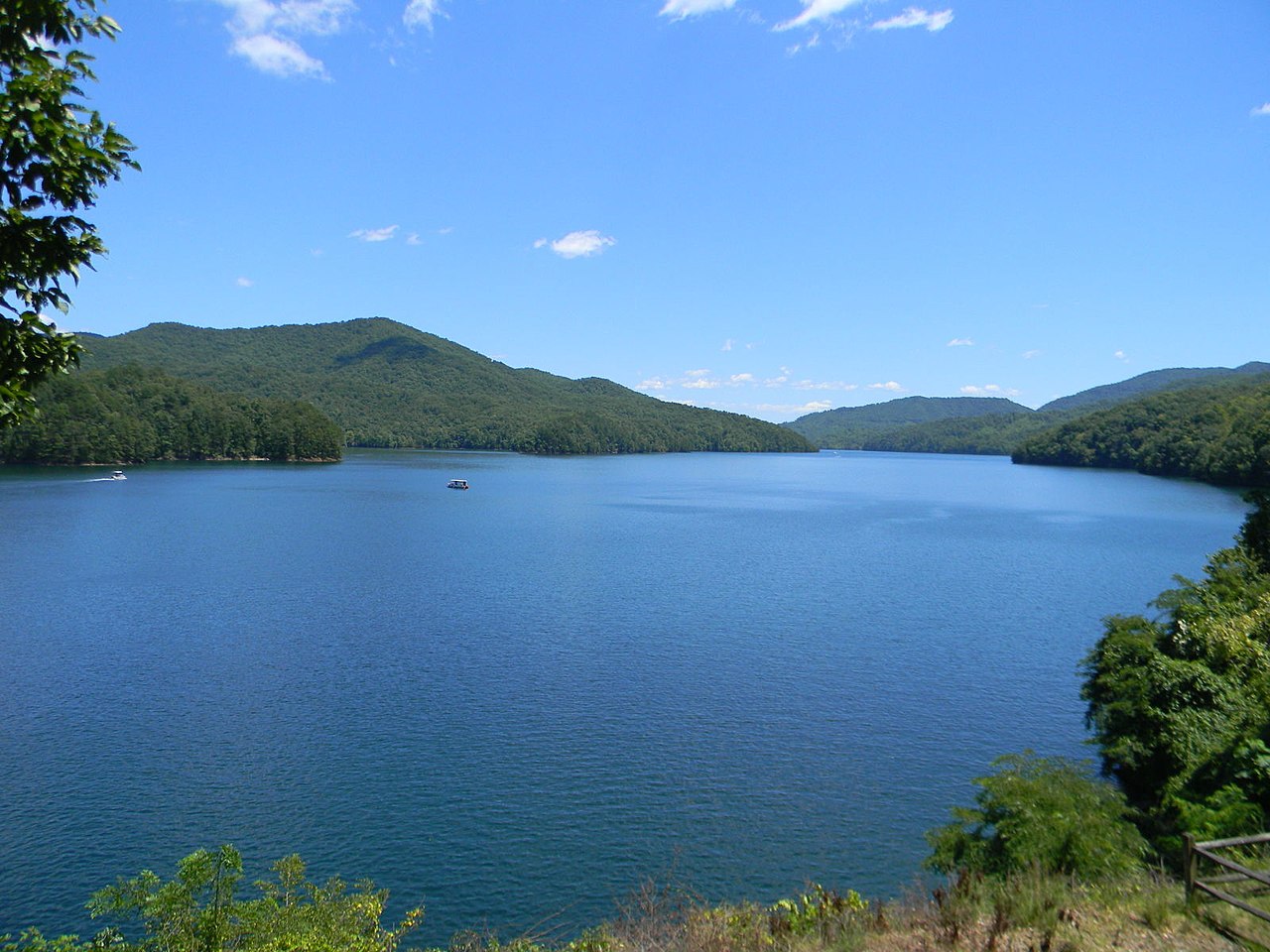 1280px-Fontana_Lake