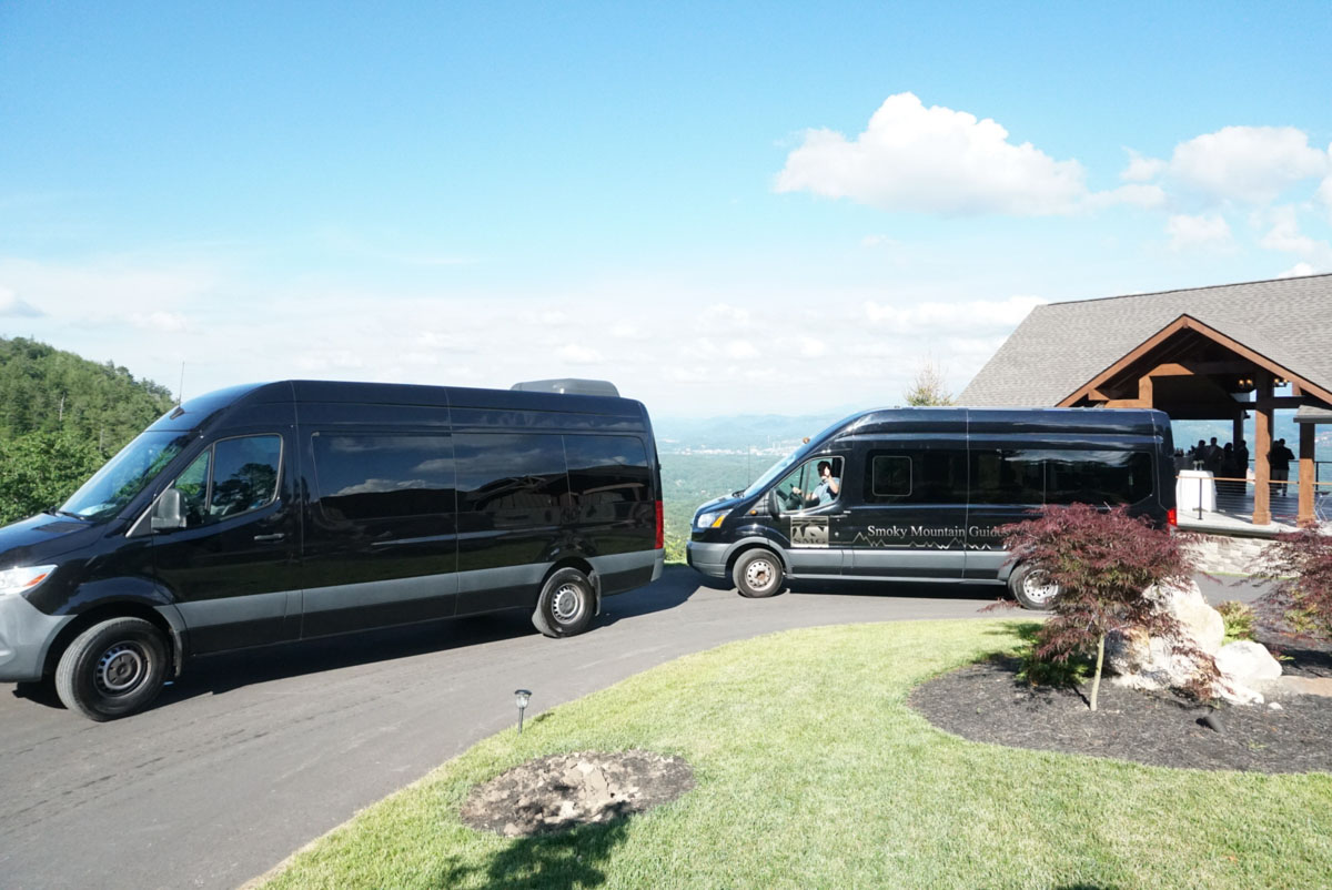 smokymountainguides.com-shuttle_wedding_corporate_transporation-1000 smokymountainguides.com-shuttle_wedding_corporate_transporation-1000