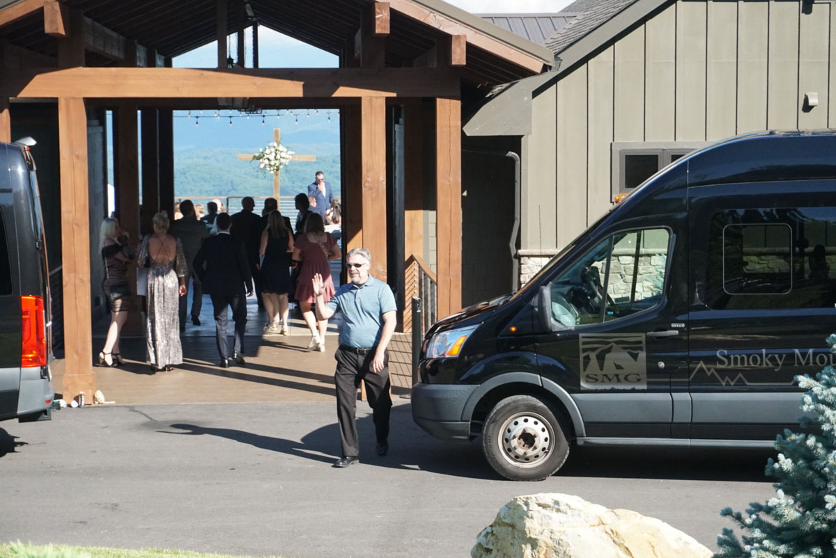 smokymountainguides.com-shuttle_wedding_corporate_transporation-1001