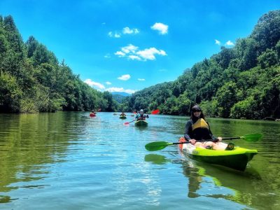 smoky-mountains-guided-kayaking-river-tour smoky-mountains-guided-kayaking-river-tour